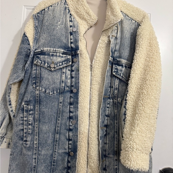 3/4 length denim jacket with shearling fabric - Picture 8 of 8